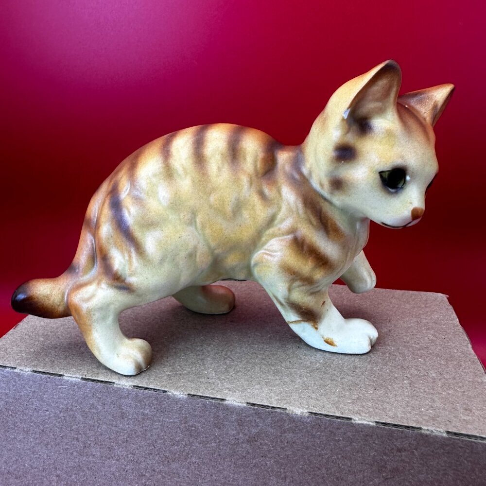 JAPAN ENESCO KITTEN CAT ORANGE TABBY CERAMIC FIGURINE, HAND PAINTED, 2.5"